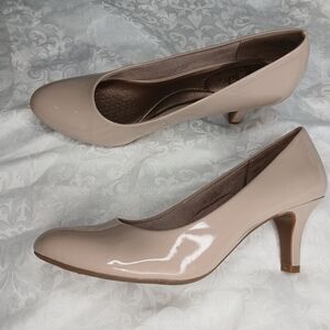 LifeStride Womens Parigi Taupe Heels Pumps Shoes Faux Patent Leather 10 Medium